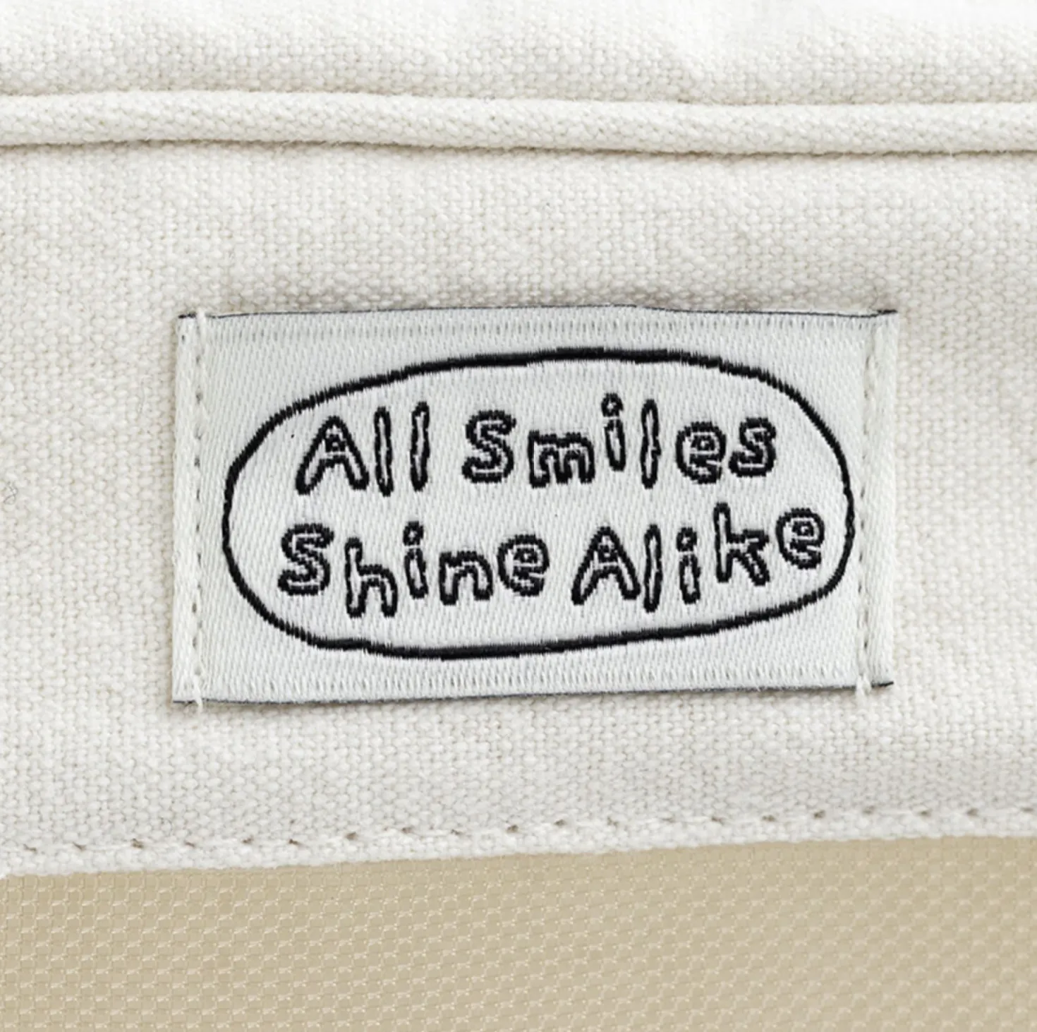 All Smiles Mesh Block Pouch