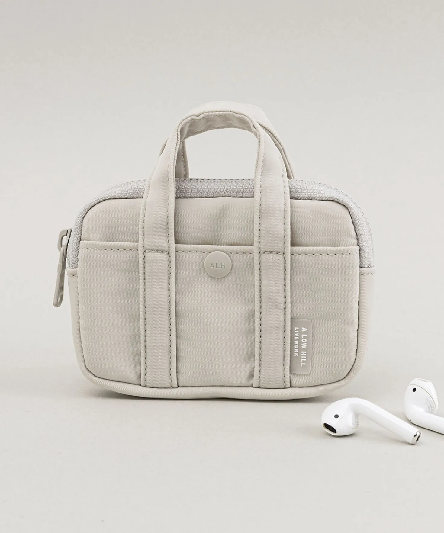 A Low Hill Pocket Card Pouch v7