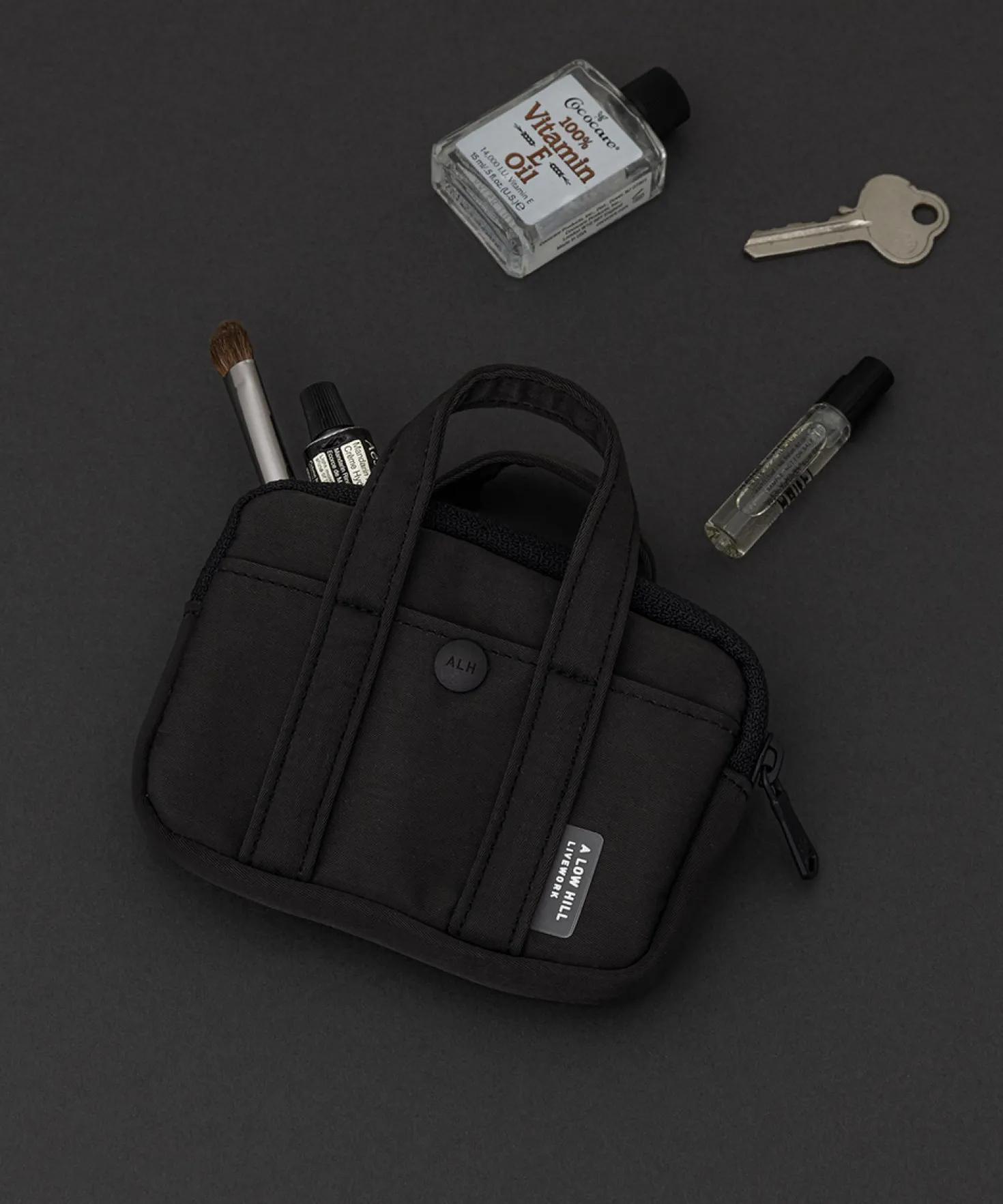 A Low Hill Pocket Card Pouch v7