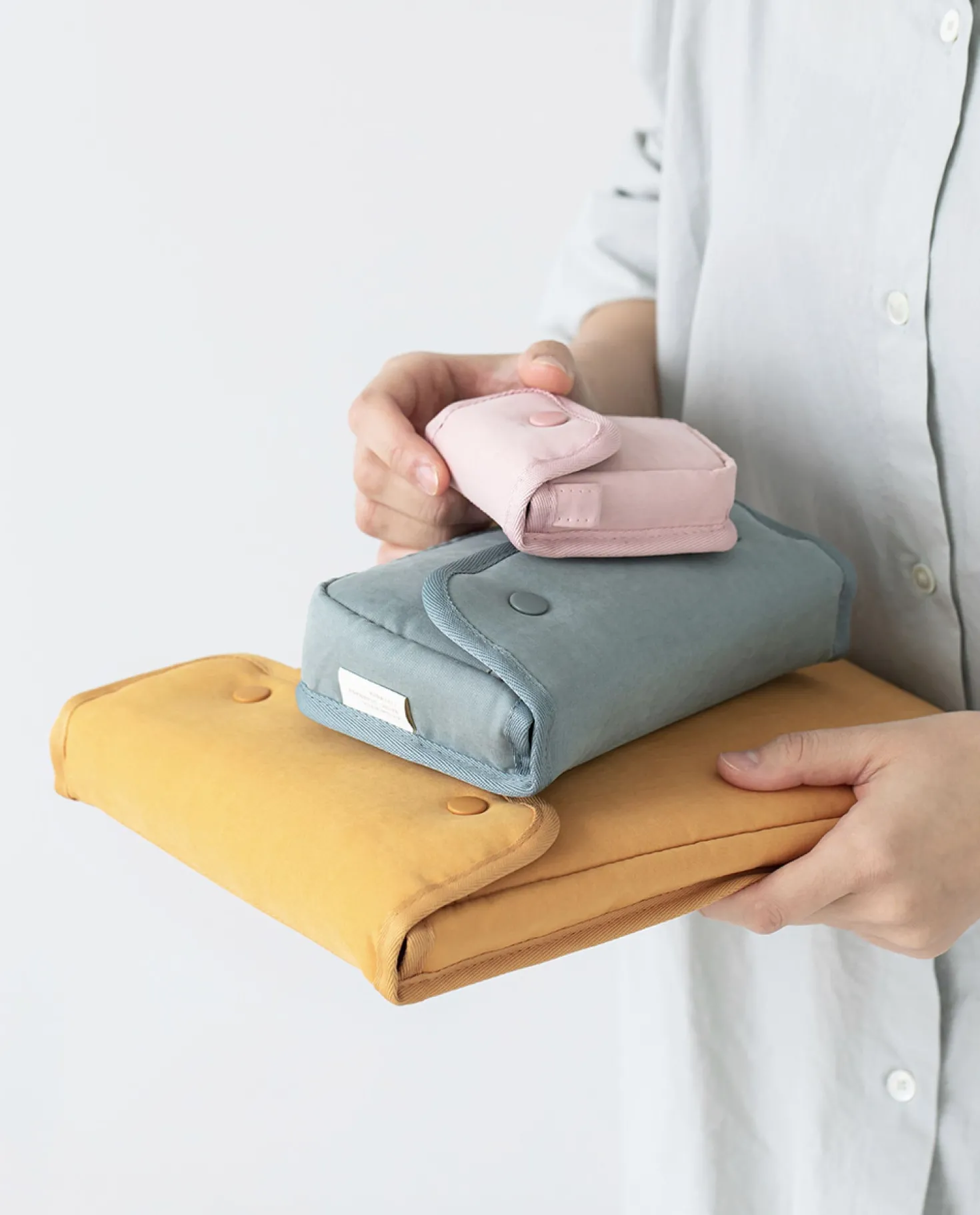 Button Earphone Pouch
