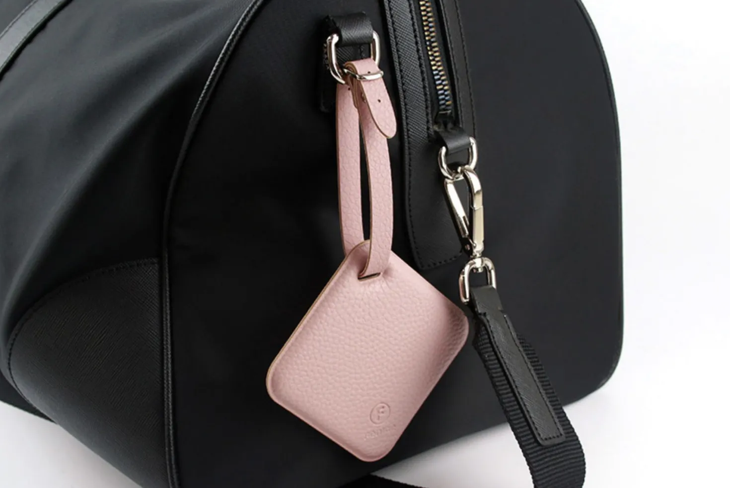 Classic Belted Luggage Tag