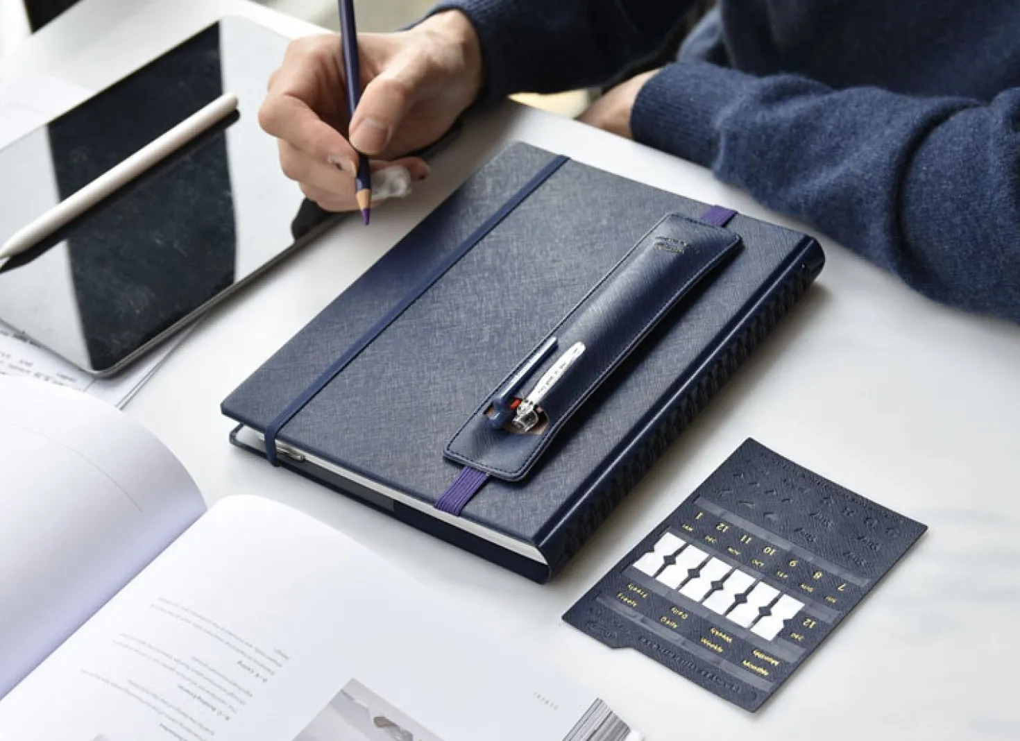 Classy Attachable Pen Holder