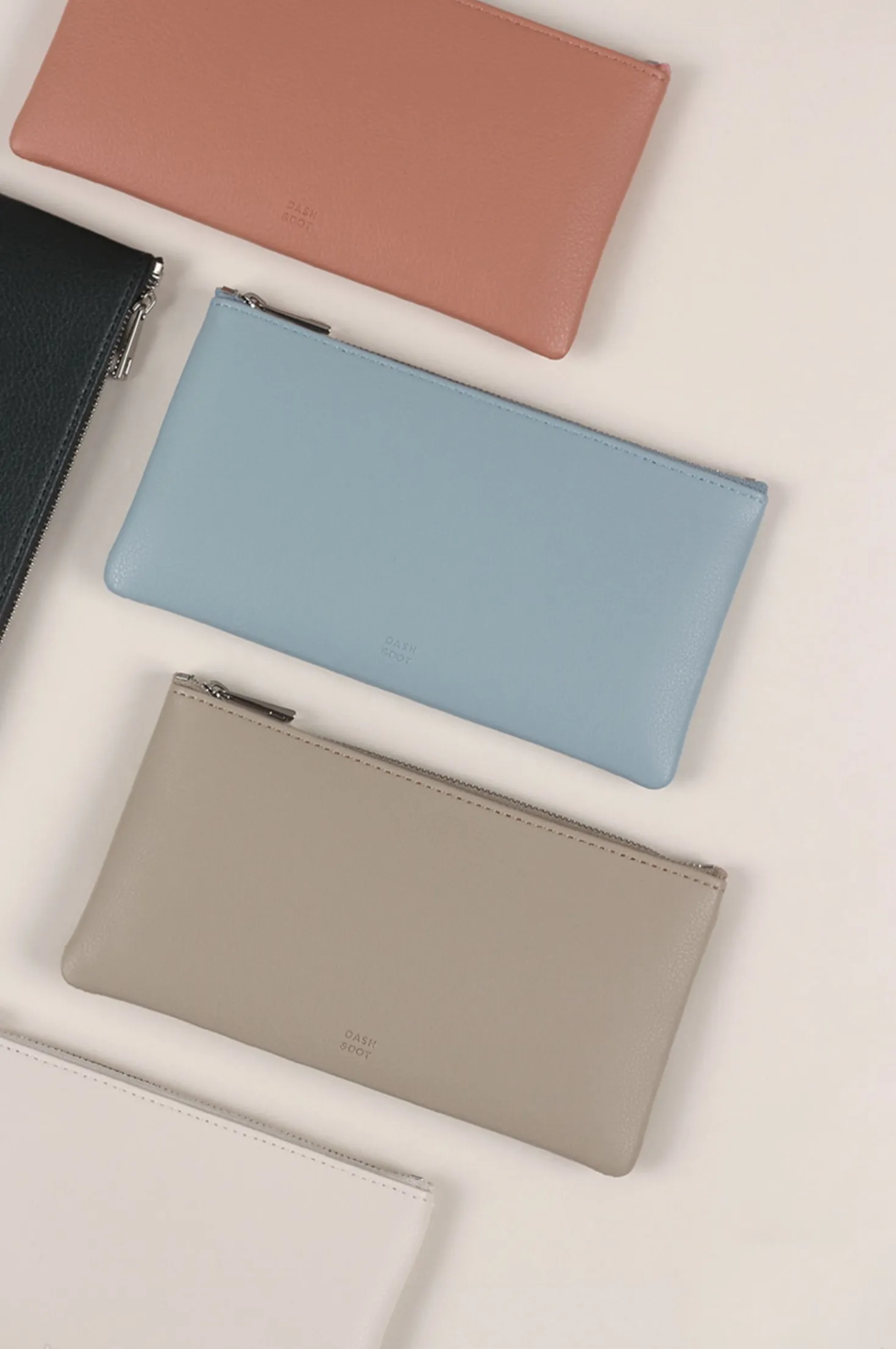 Dash and Dot Slim Pouch