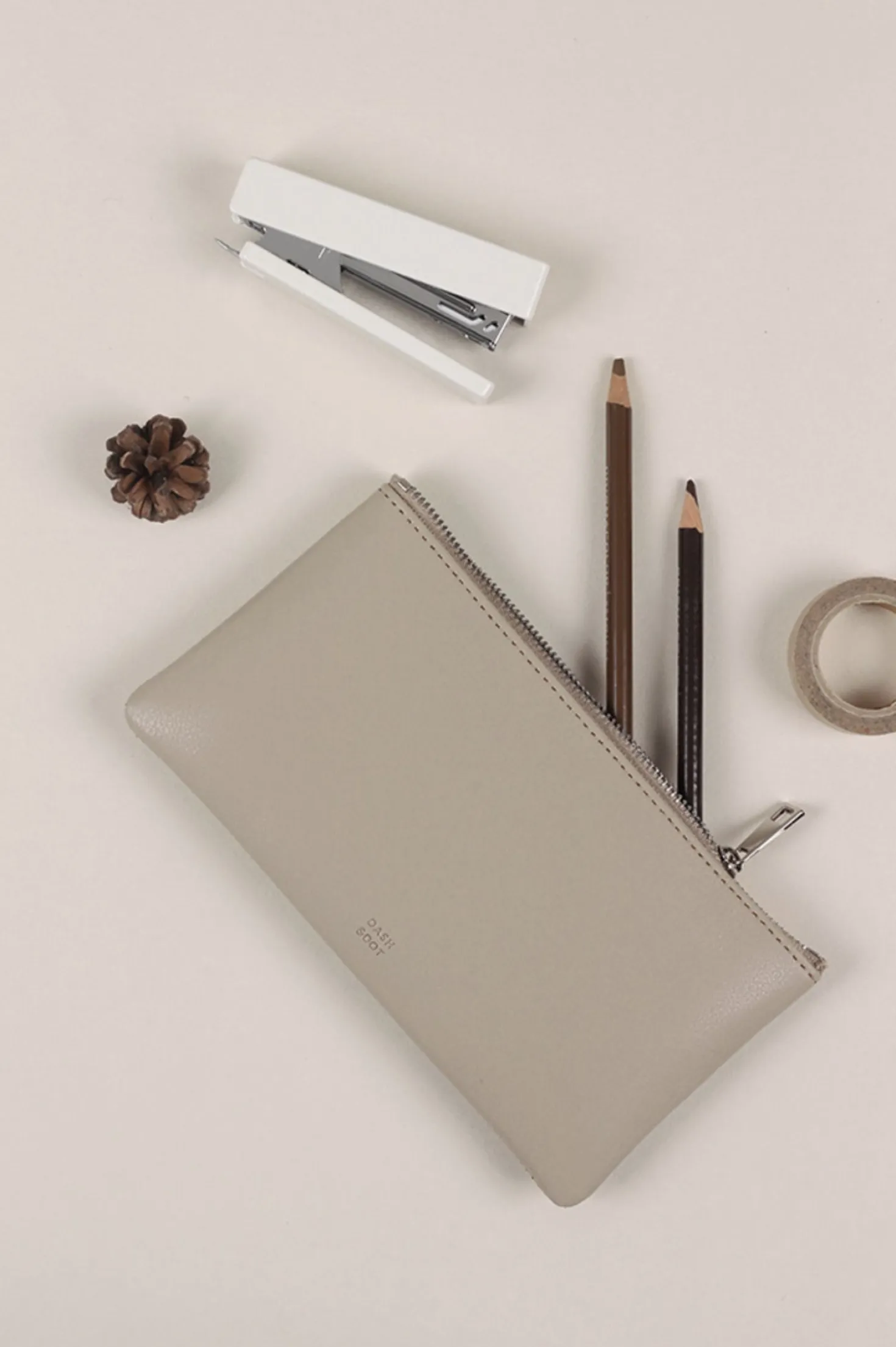 Dash and Dot Slim Pouch