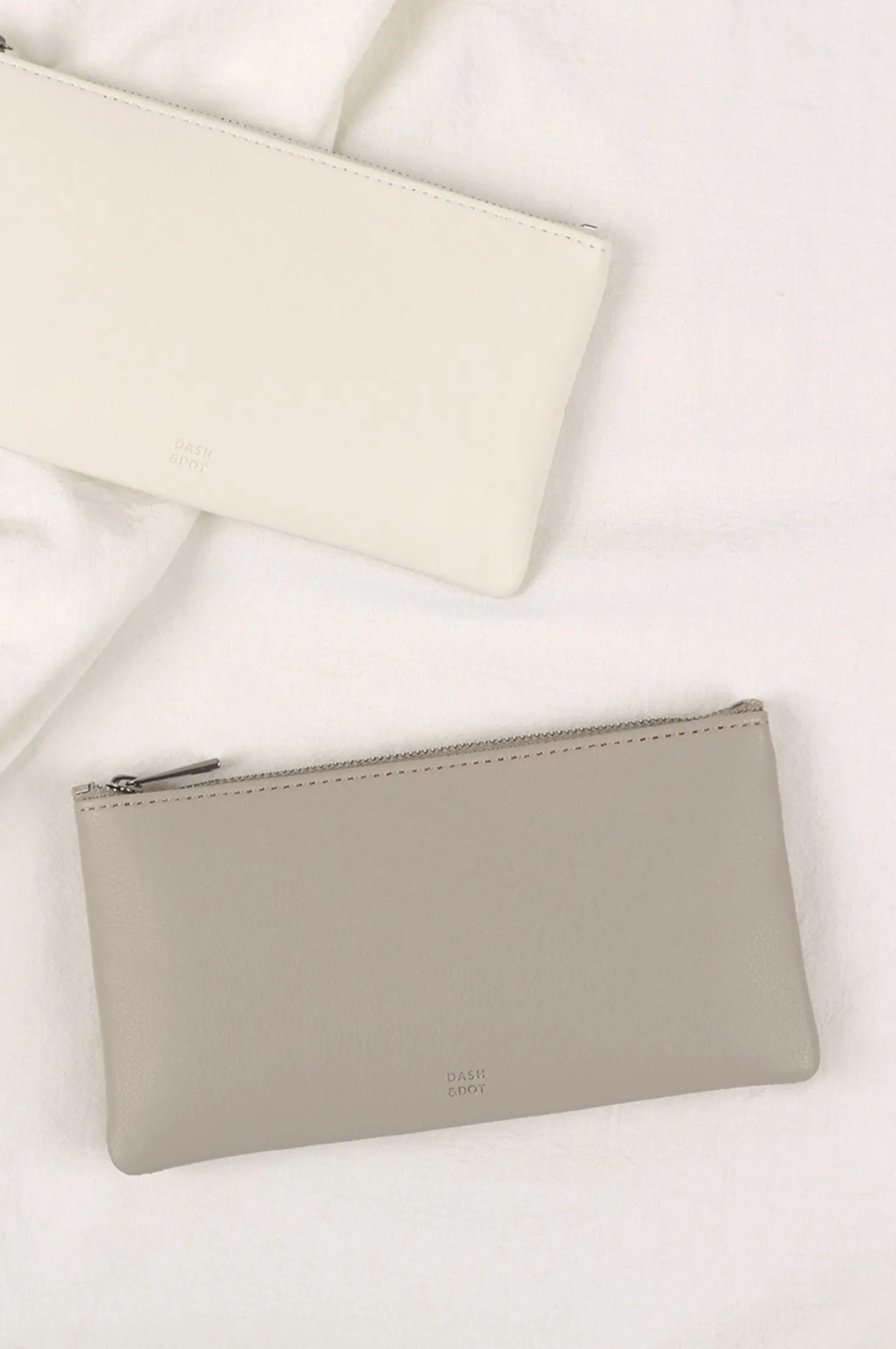 Dash and Dot Slim Pouch