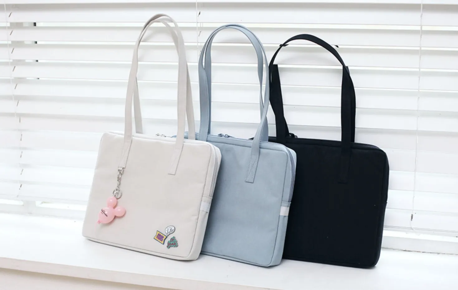 Essential 12.9 in. Tablet Shoulder Bag