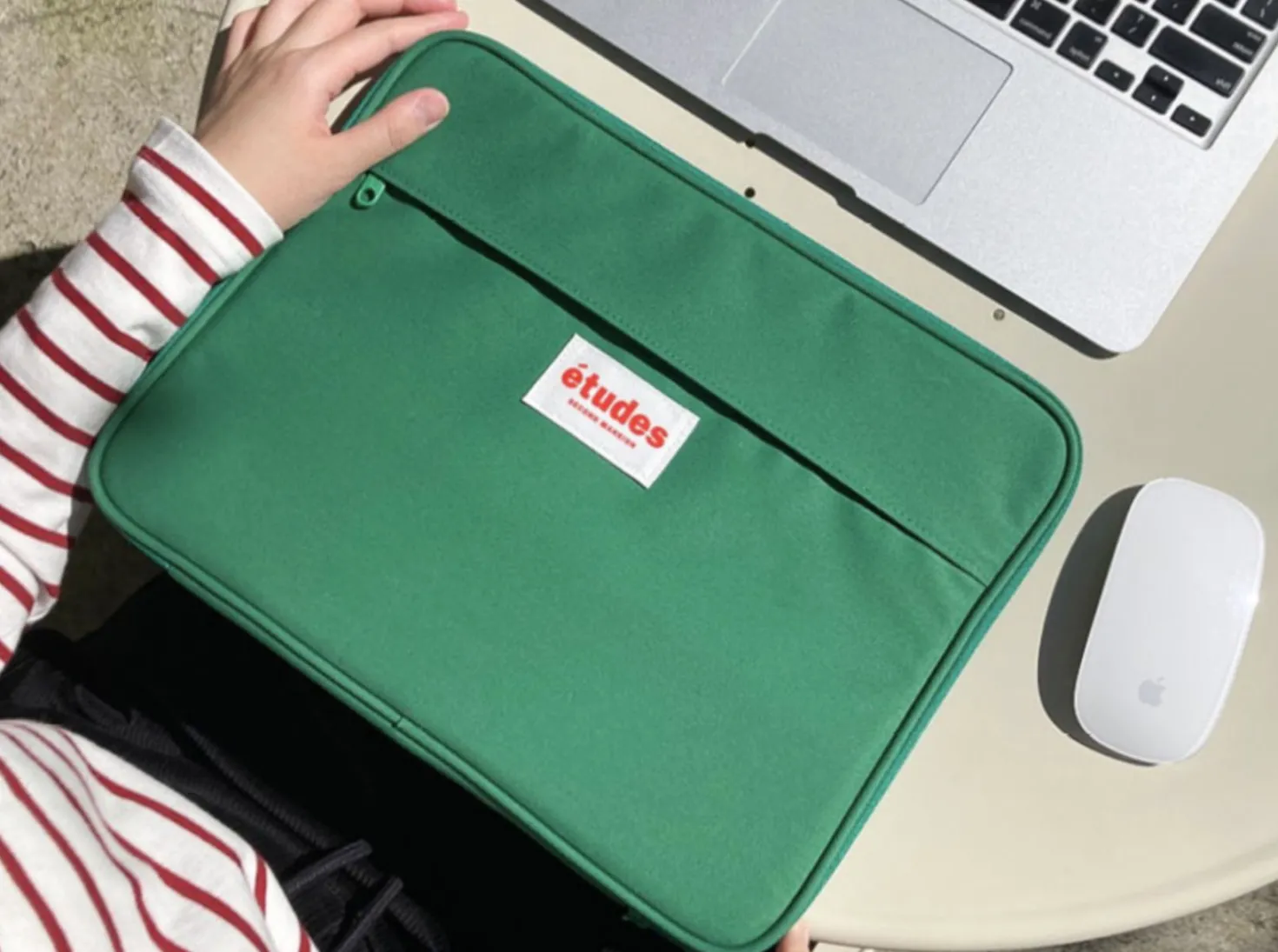 Etudes 11 in. Tablet Pouch