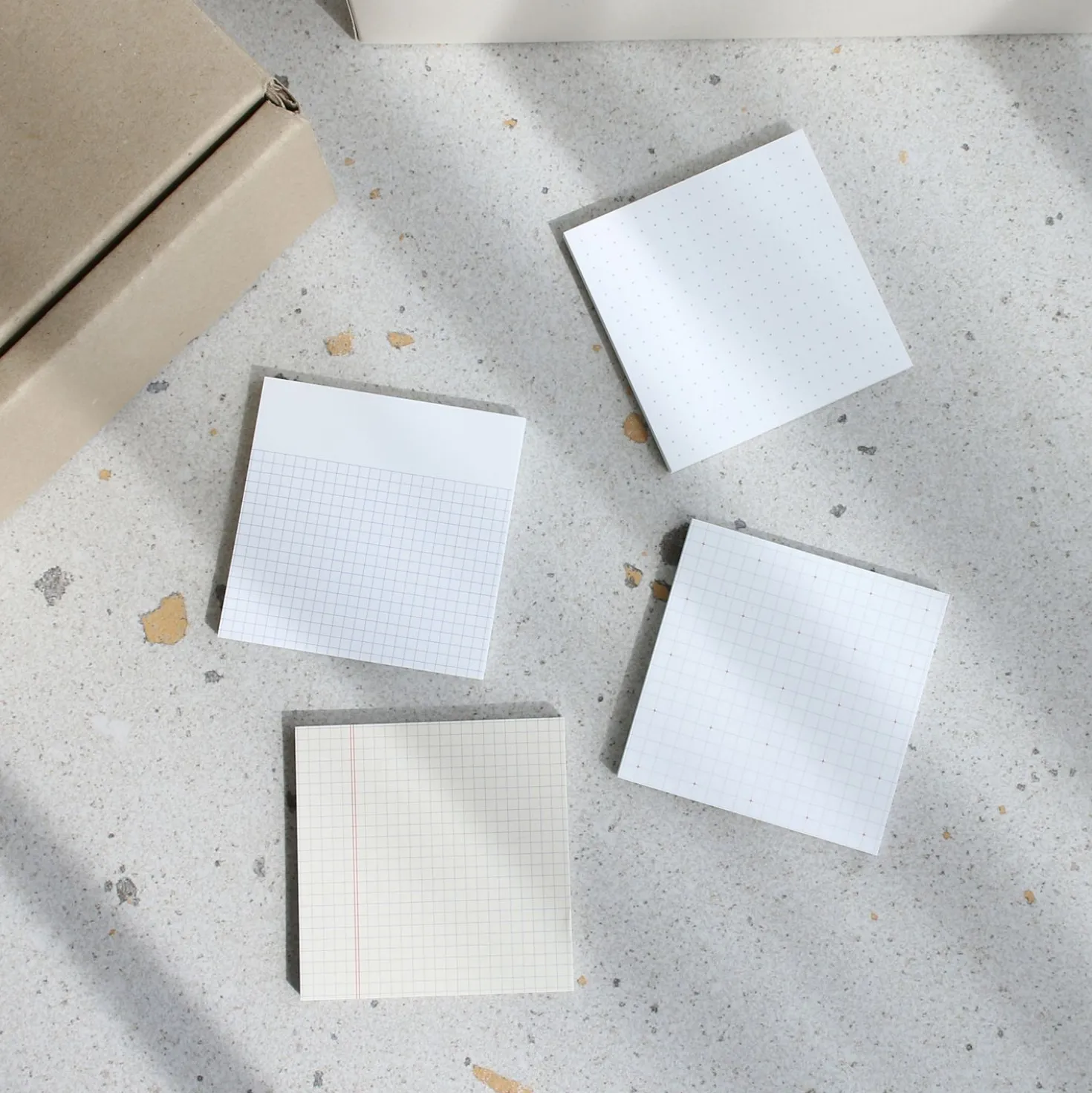 Grid Pattern Sticky Note v1