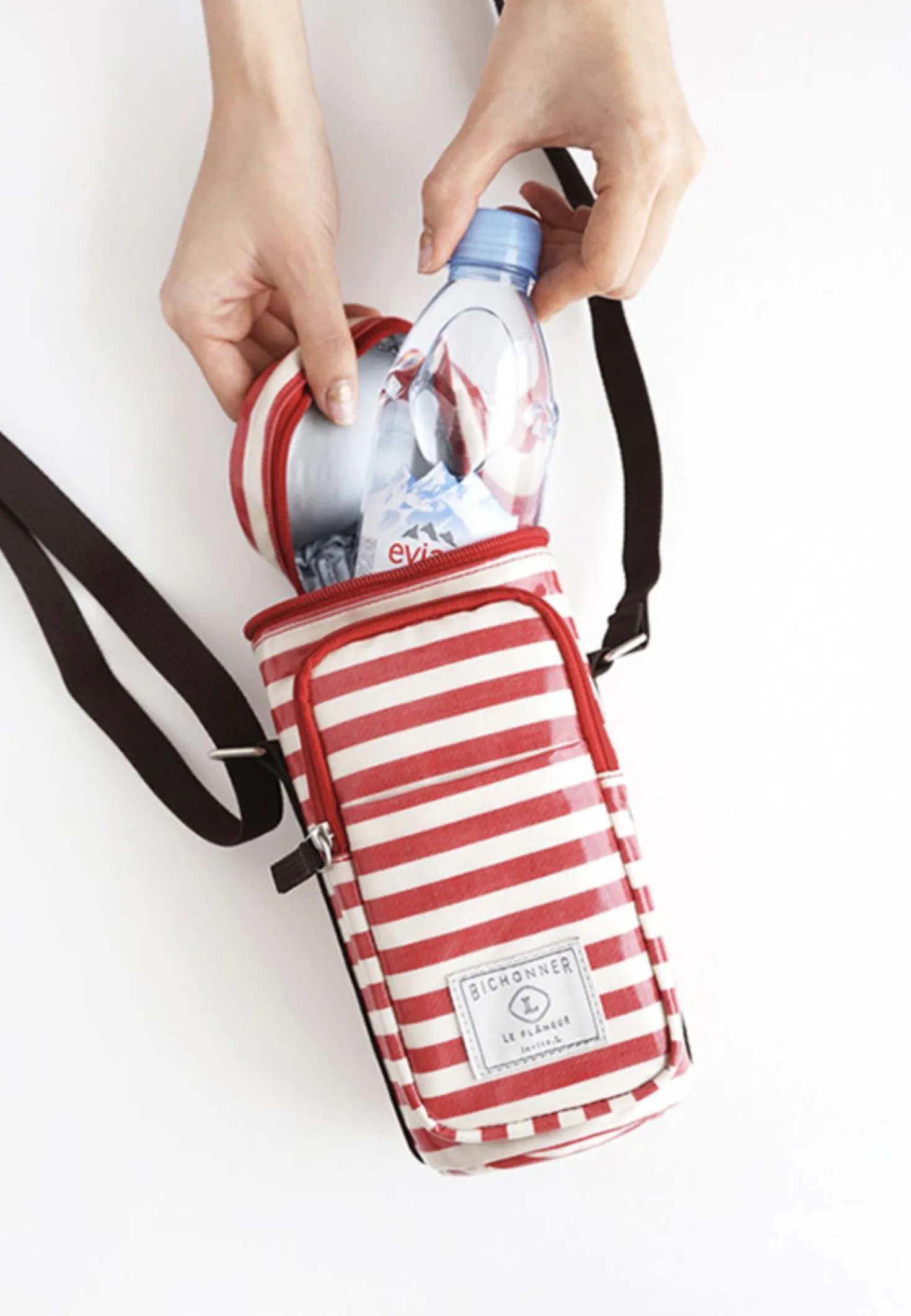 Le Flaneur Bottle Shoulder Pouch