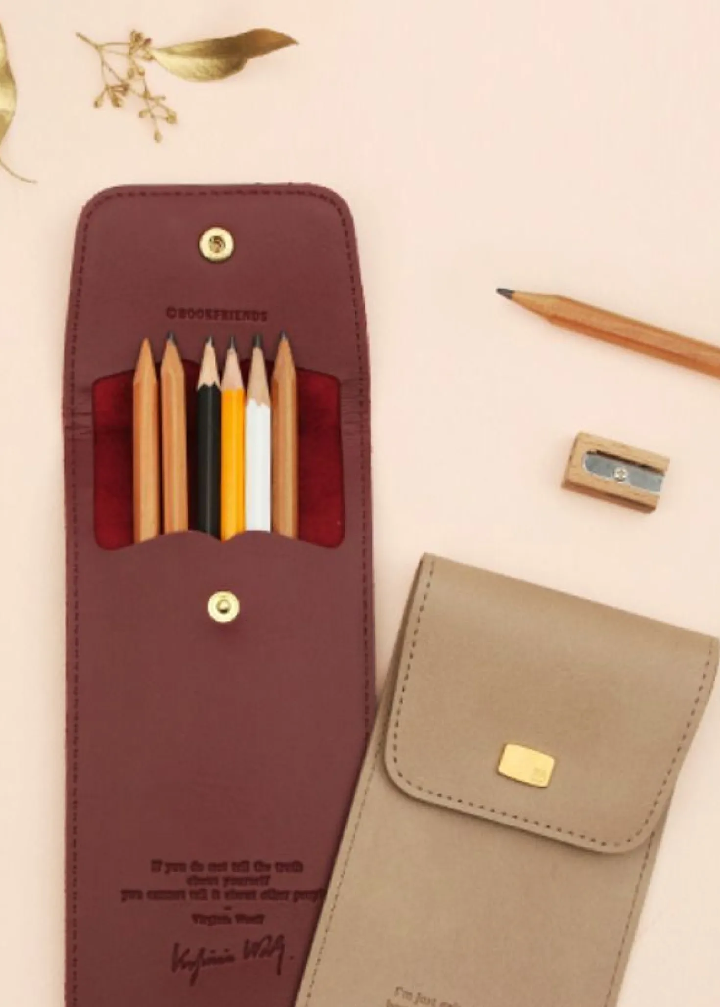 Literature Button Pen Pocket