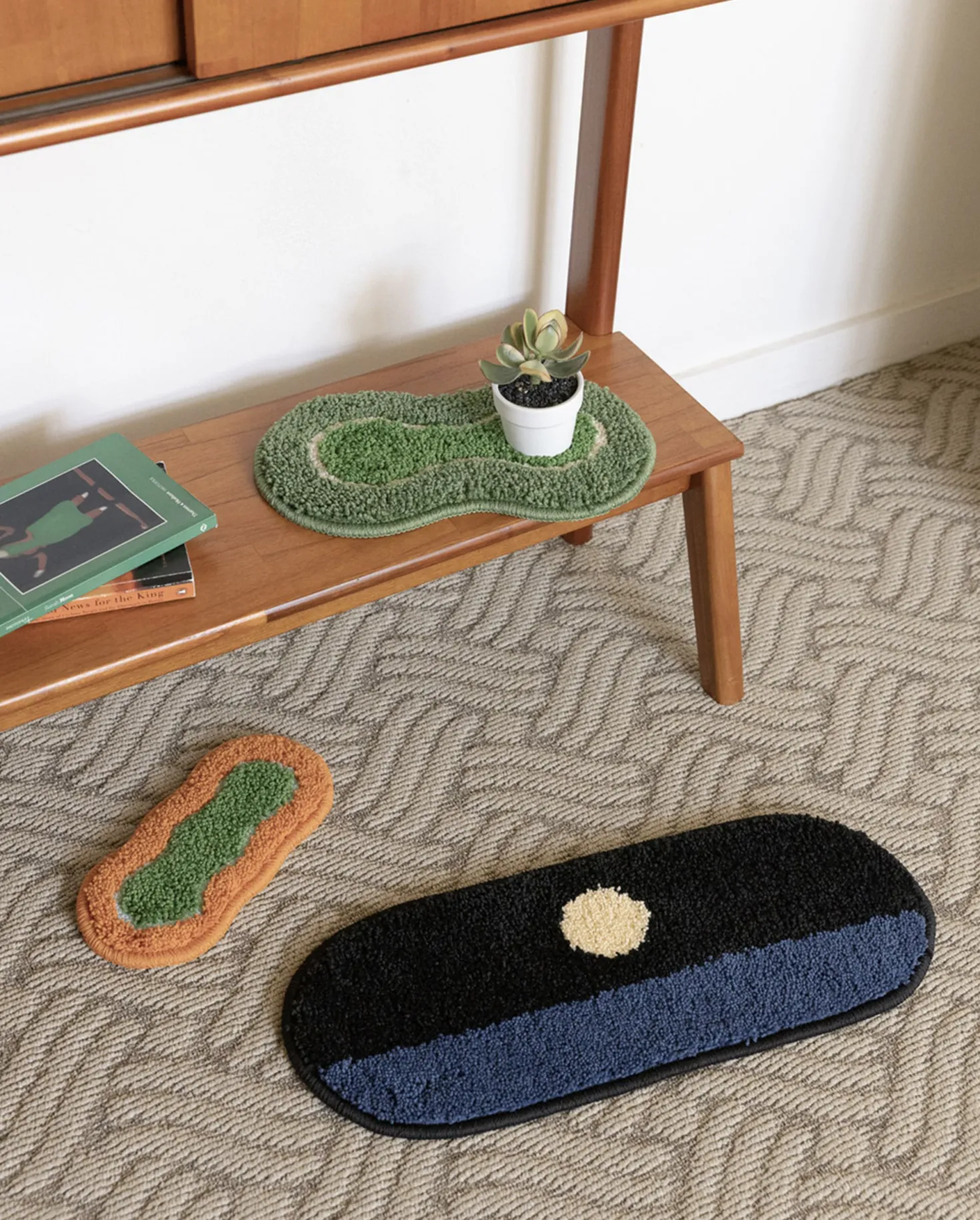 Medium Life & Pieces Point Rug