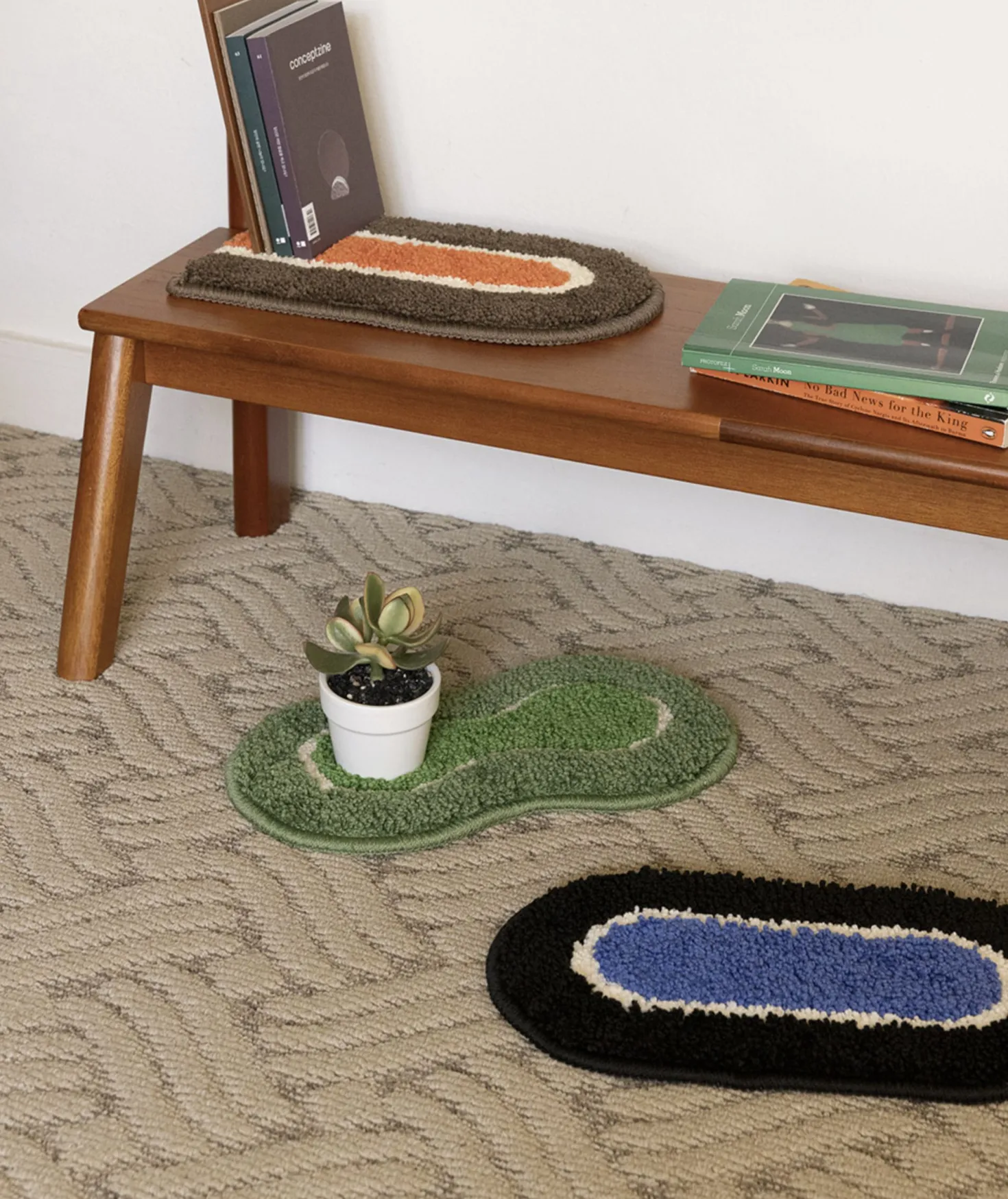 Medium Life & Pieces Point Rug