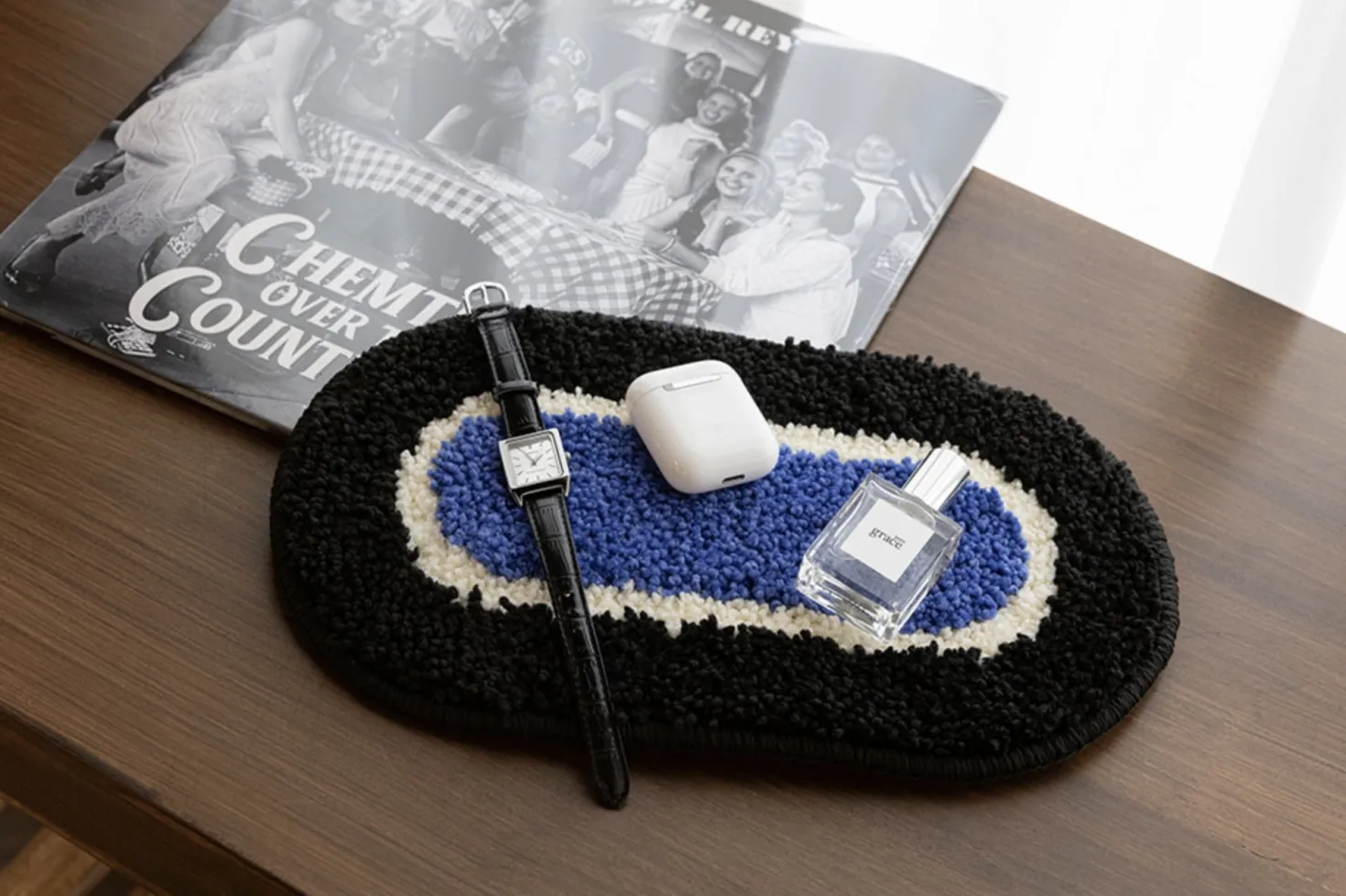 Medium Life & Pieces Point Rug