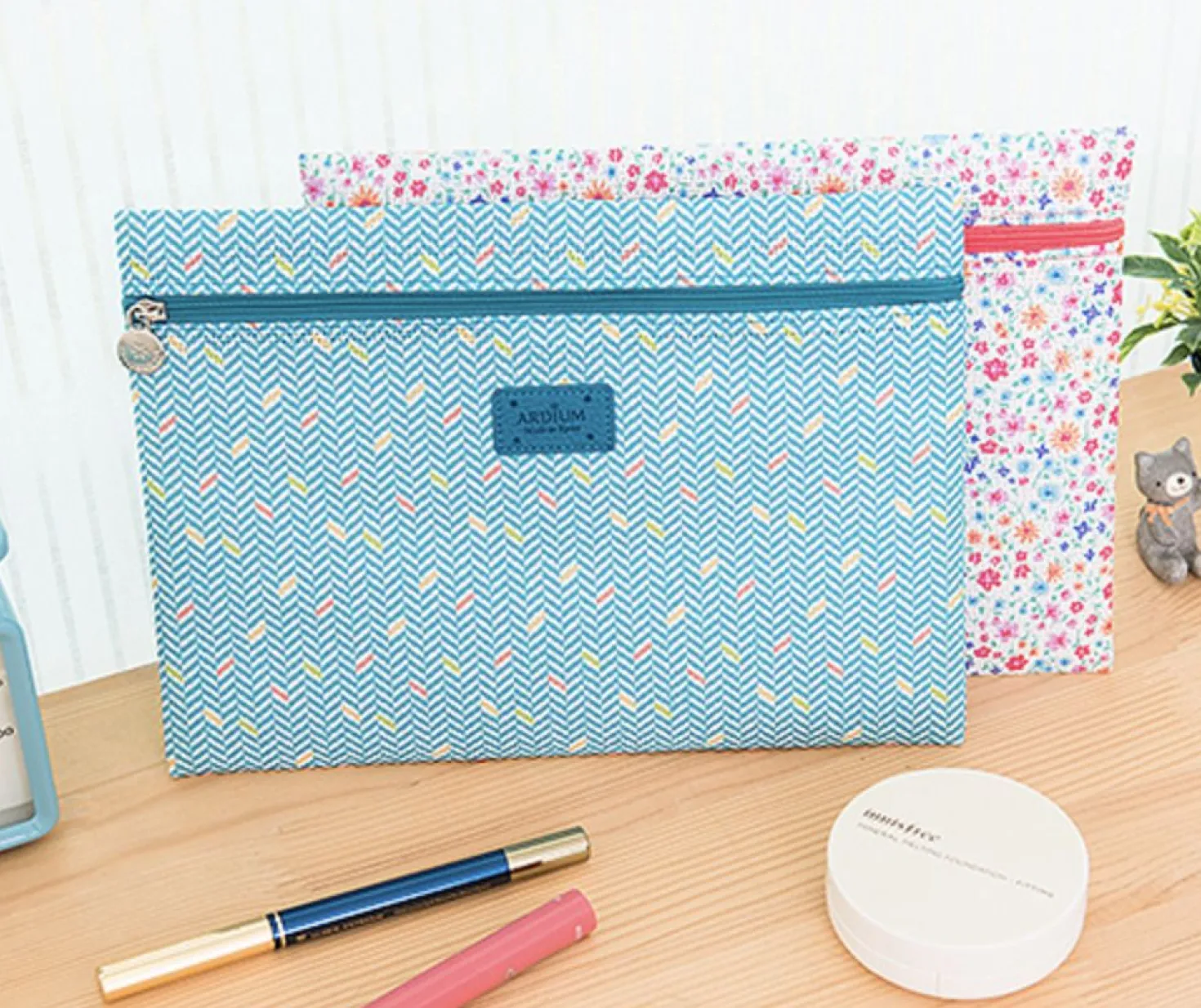 Medium Summer Mesh Flat Pouch