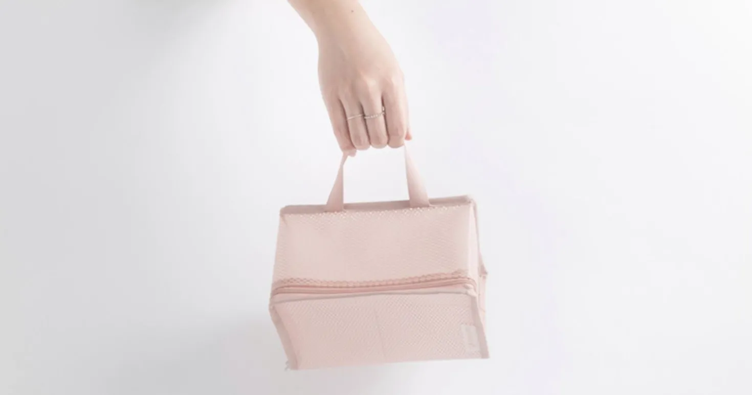 Medium Travelus Cube Mesh Pouch