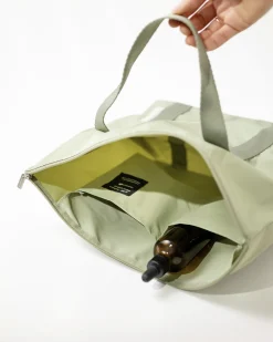 Medium Travelus Daily Tote v2