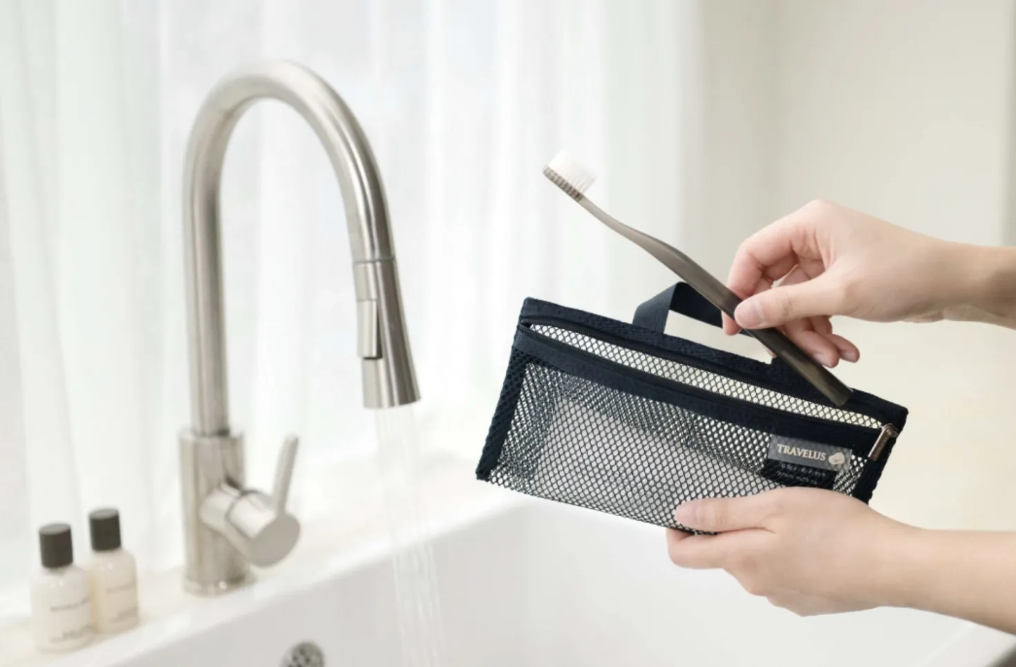 Mesh Slim Pouch v5