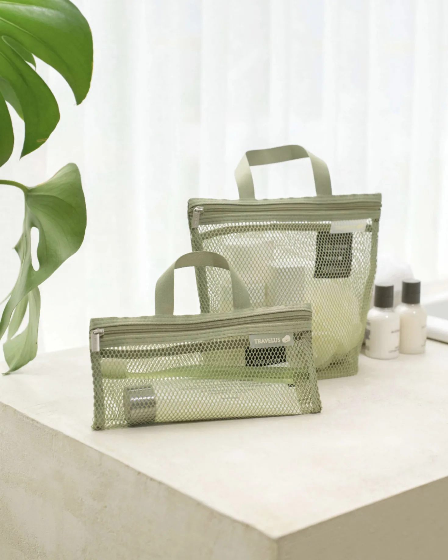 Mesh Slim Pouch v5
