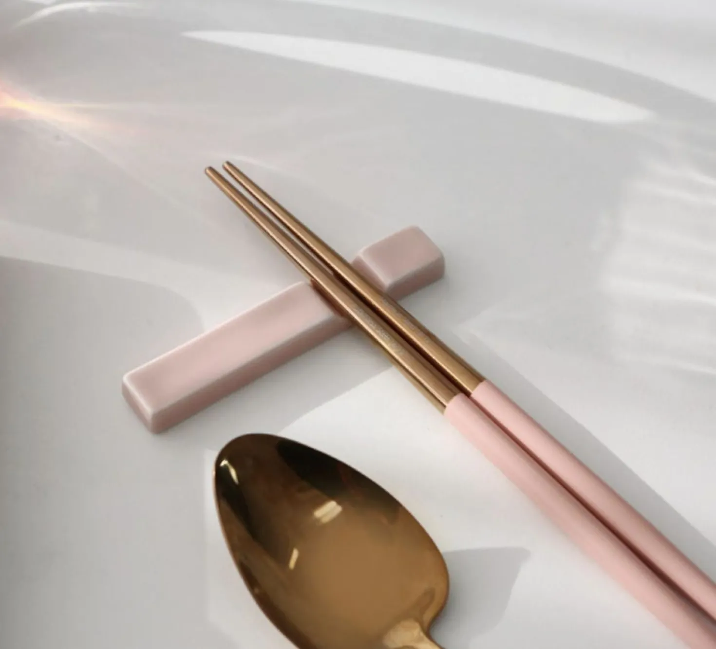 Modern Slim Chopstick Rest