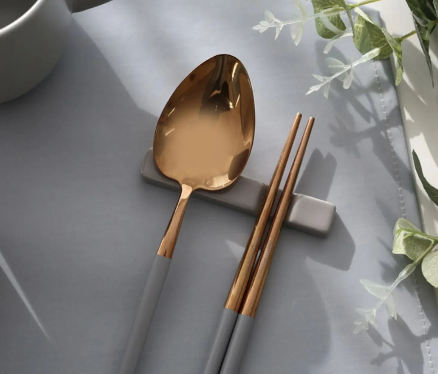 Modern Slim Chopstick Rest