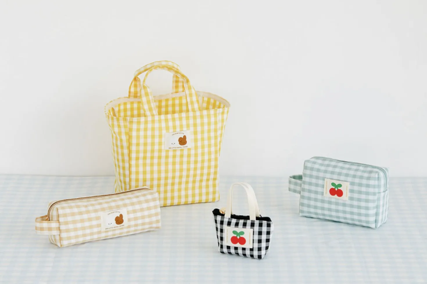 Piyo Check Tumbler Tote