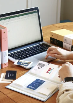 Prism Business Card Book v3
