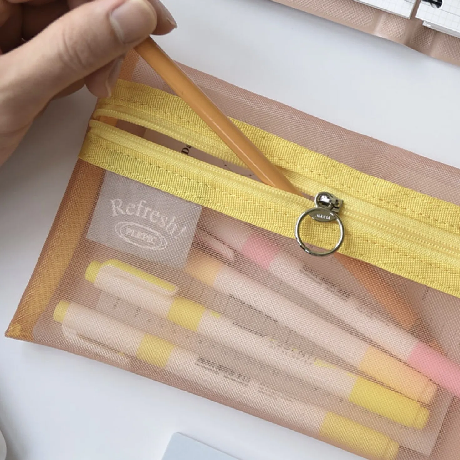 Refresh Mesh Pen Pouch