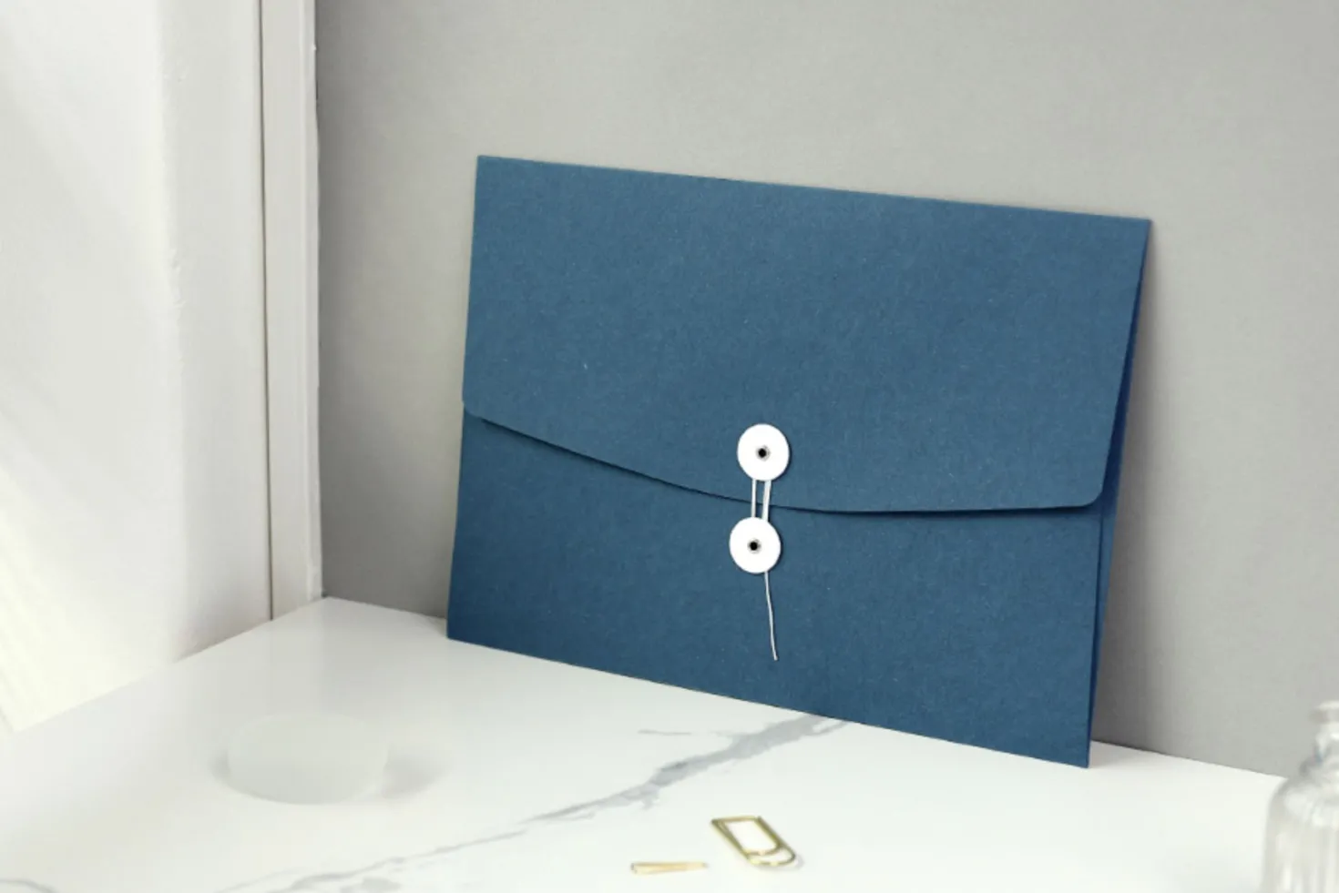 String Tie A4 Document Holder