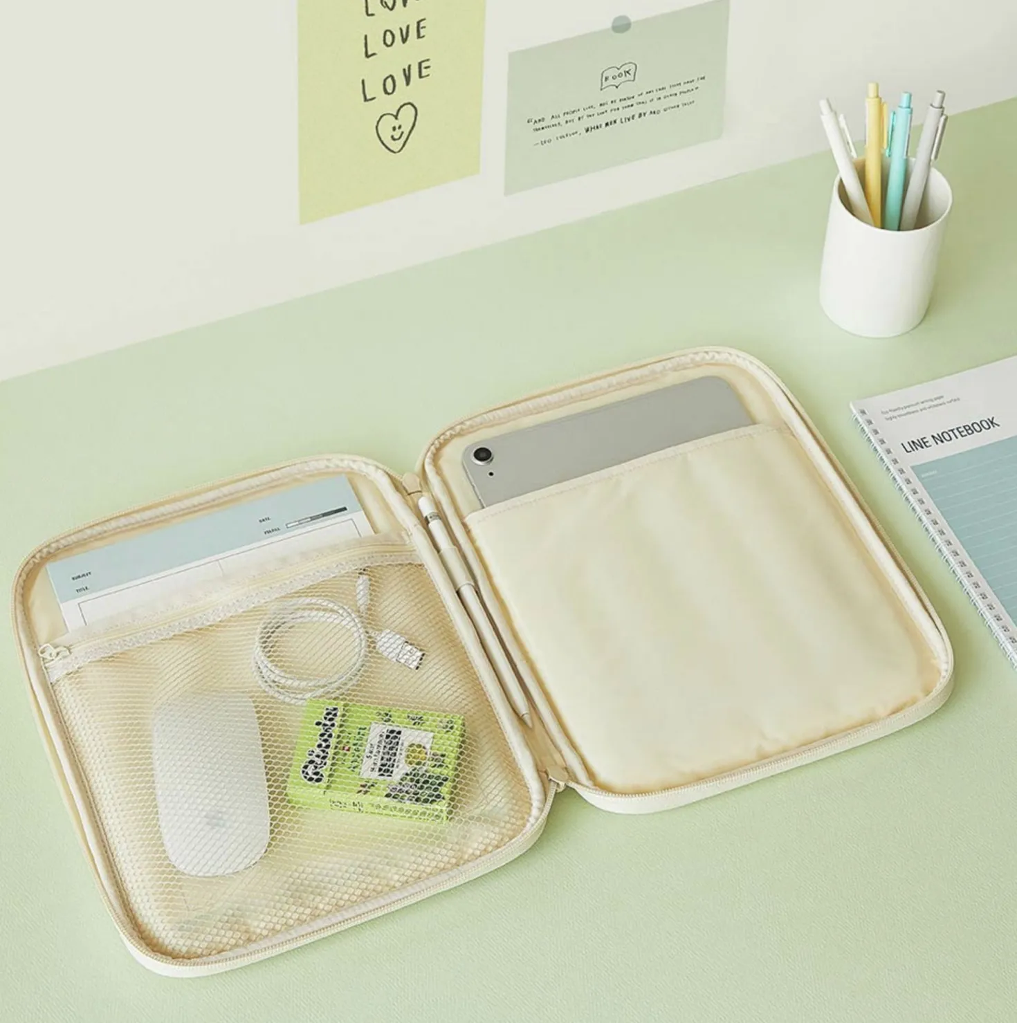Table Talk 11 in. Pocket Laptop Pouch
