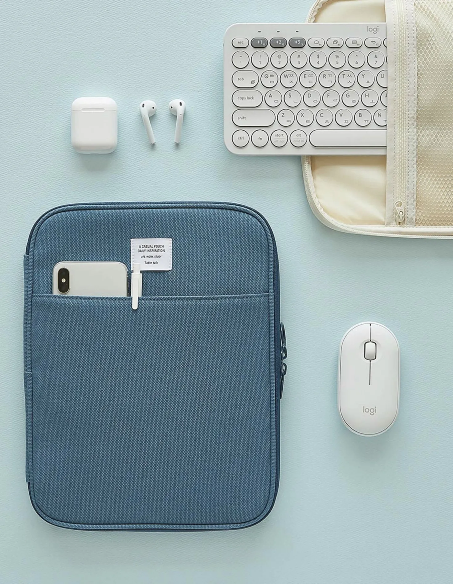 Table Talk 11 in. Pocket Laptop Pouch