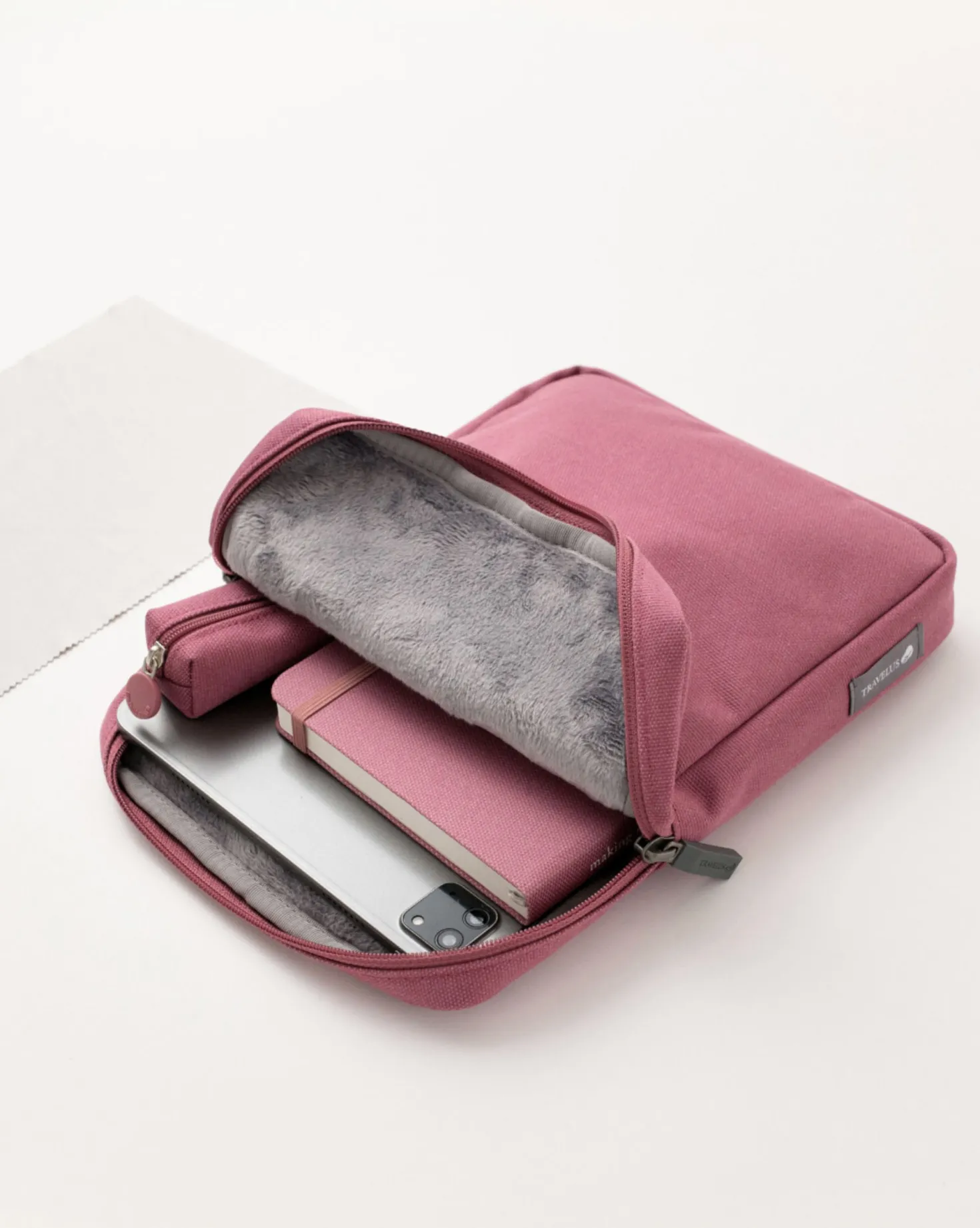 Travelus 11 in. Pouch & Screen Cloth Set