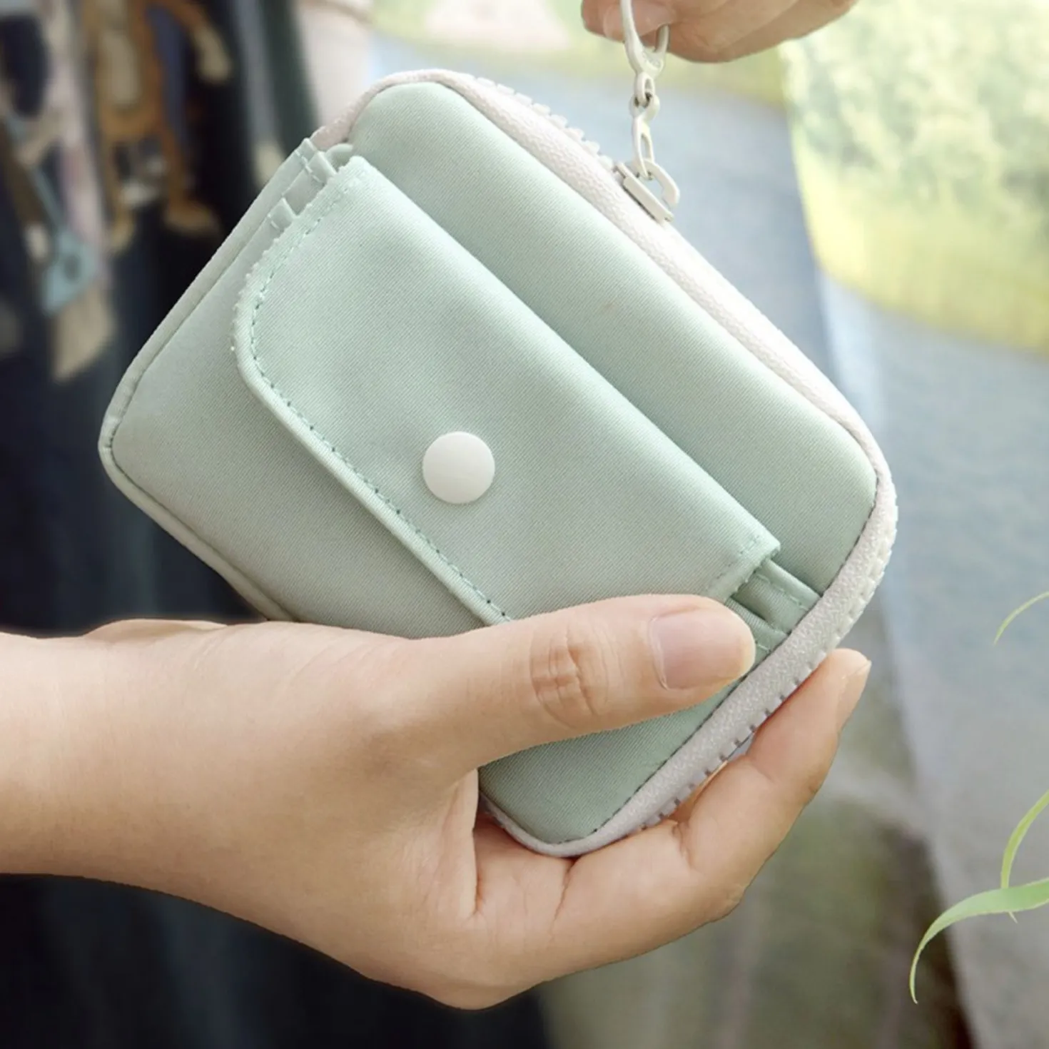 Voyager Button Card Pouch